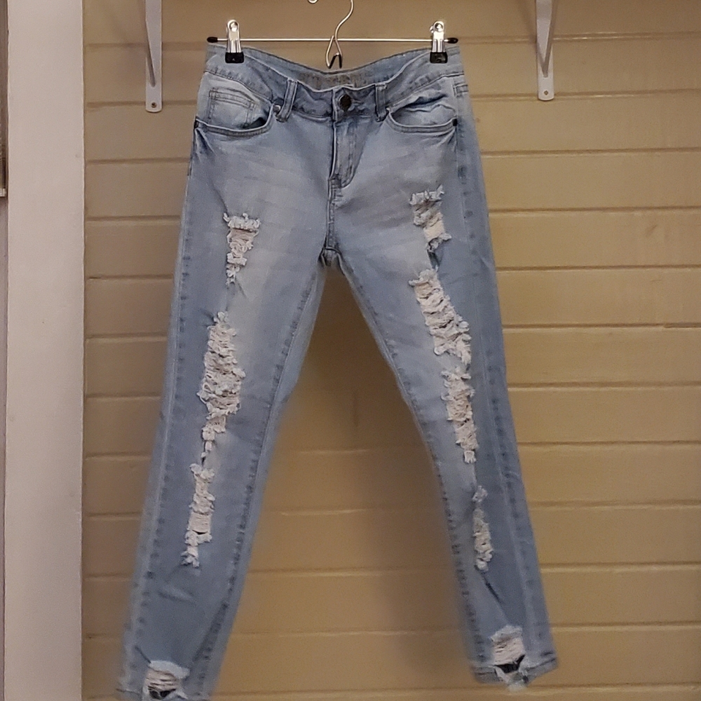 Distressed VIP Jeans